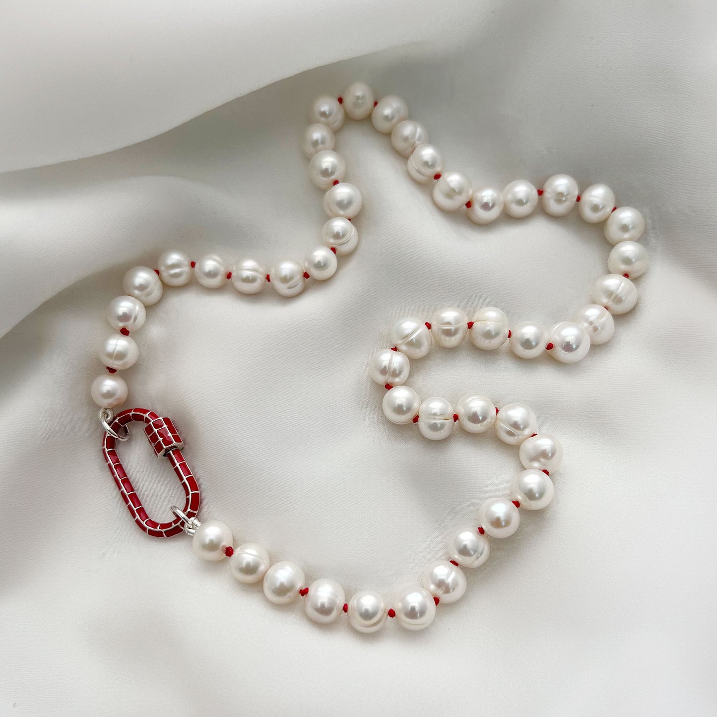 Red Shackle & Pearl Necklace [Exclusives Sale]